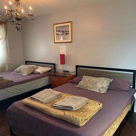 Self Service Small Breakfast, 2 Double Beds Private Room Montreal Exterior foto